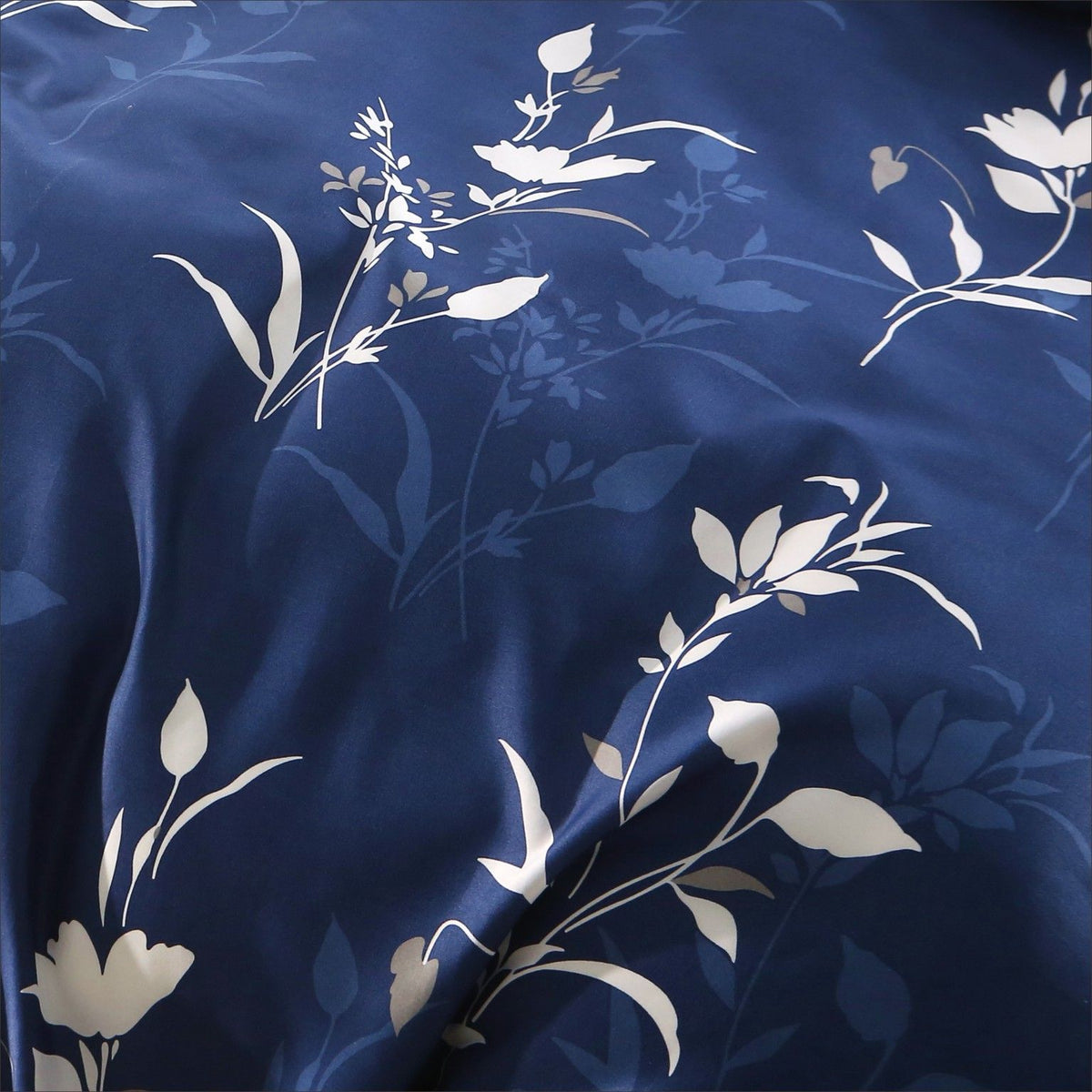 3 Piece Hotel Soft Microfiber Quilt Cover Set-2000TC Duvet/Donna Cover Set & Pillowcases -1 Quilt Cover Zipper Closure & 1 x Pillowcases-Breathable Bedding - Wrinkle, Fade, Stain Resistant(Navy Floral,King)