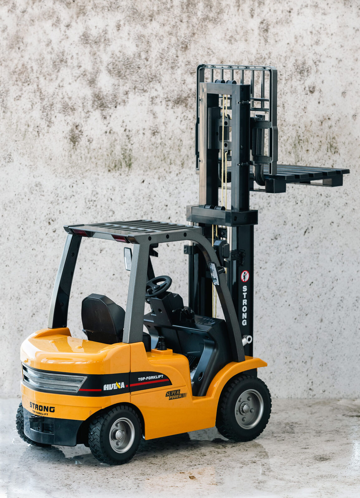 1:10 Scale 2.4G 8-Channel Metal Remote Control Forklift Construction Vehicle -