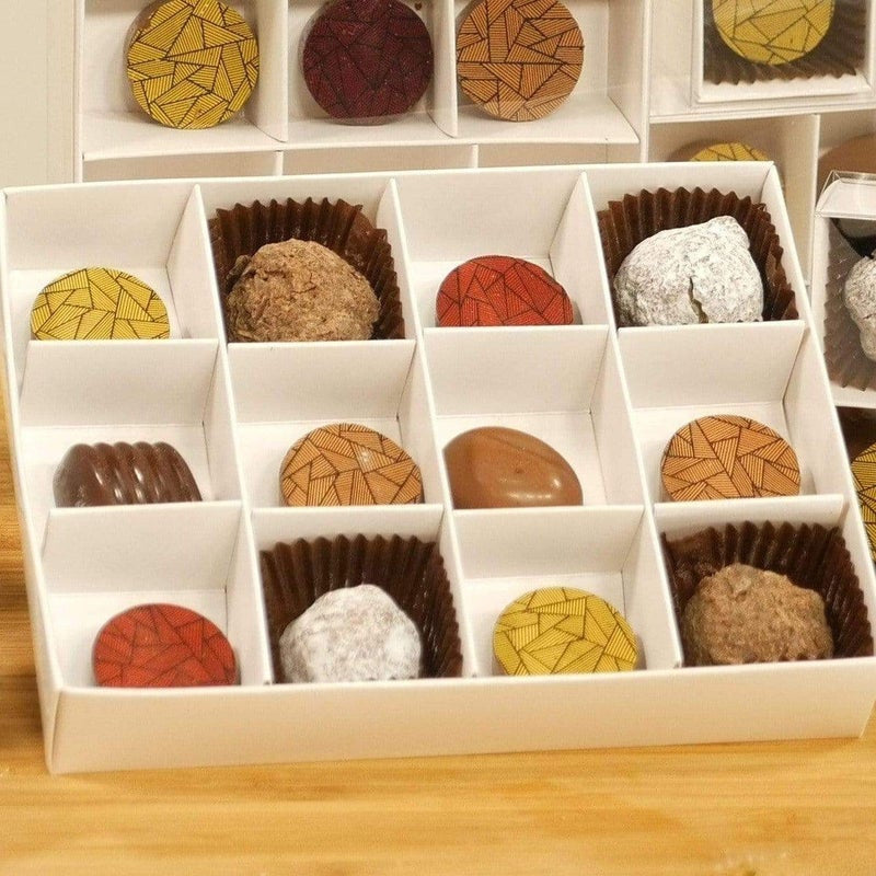 50 Pack of White Card Chocolate Sweet Soap Product Retail Gift Box - 12 bay 4x4x3cm Compartments  - Clear Slide On Lid - 16x12x3cm