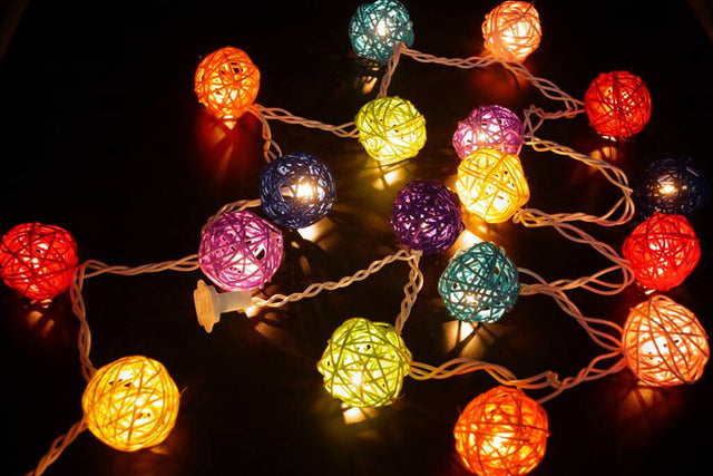 1 set Multi Coloured 5cm Rattan Cane 20 Ball battery 3m String Lights