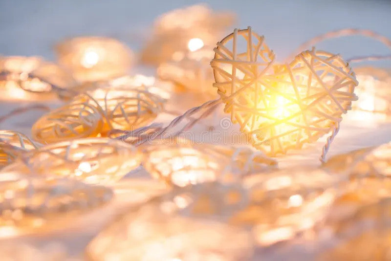 50 White 3D Hollowed Rattan Heart-Shaped 5M LONG String Fairy Lights, Battery (AA) Indoor & Outdoor Decorations Wedding Valentines Romantic Room Table Lighting