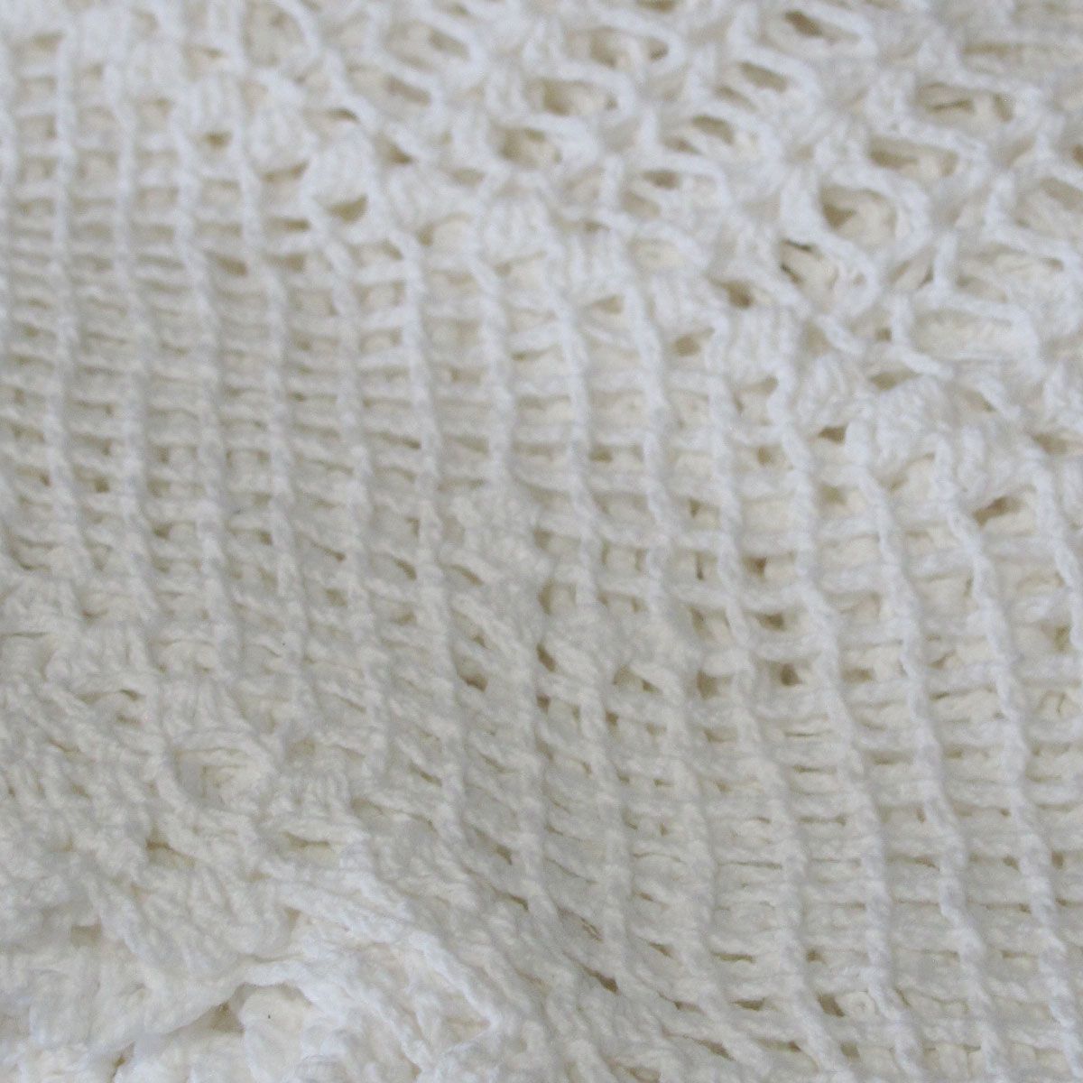 White Knitted Crochet Cotton Tablecloth Square 137 x 137 cm Scalloped Edging 4-Seater