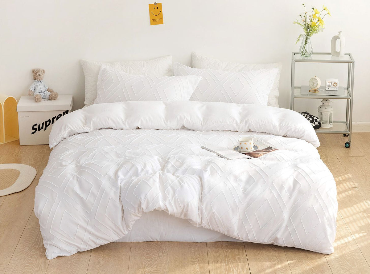 Tufted Diamond Jacquard Queen Size White Duvet Quilt Cover Set