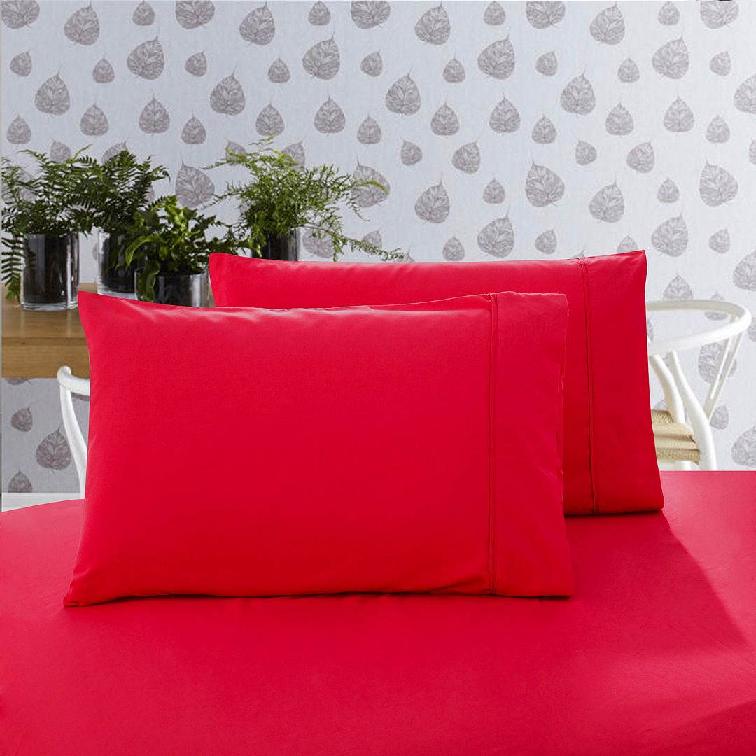 1000TC Ultra Soft Standrad size Pillowcases 2 - Pack - Red