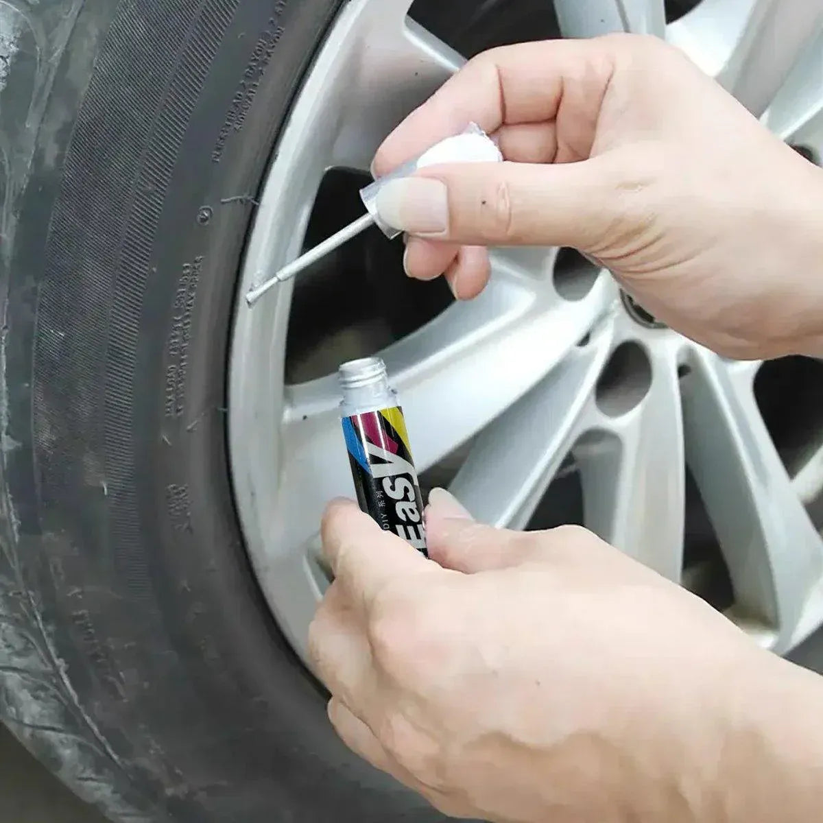 Car Scratch Repair Paint Pen Automotive Touch Up Spray for Quick Paint Fixing - White