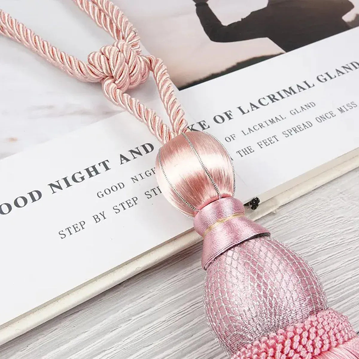 1pair Curtain Tiebacks Hanging Balls Tassel Rope Decorative Curtain Holders - Purplish Red