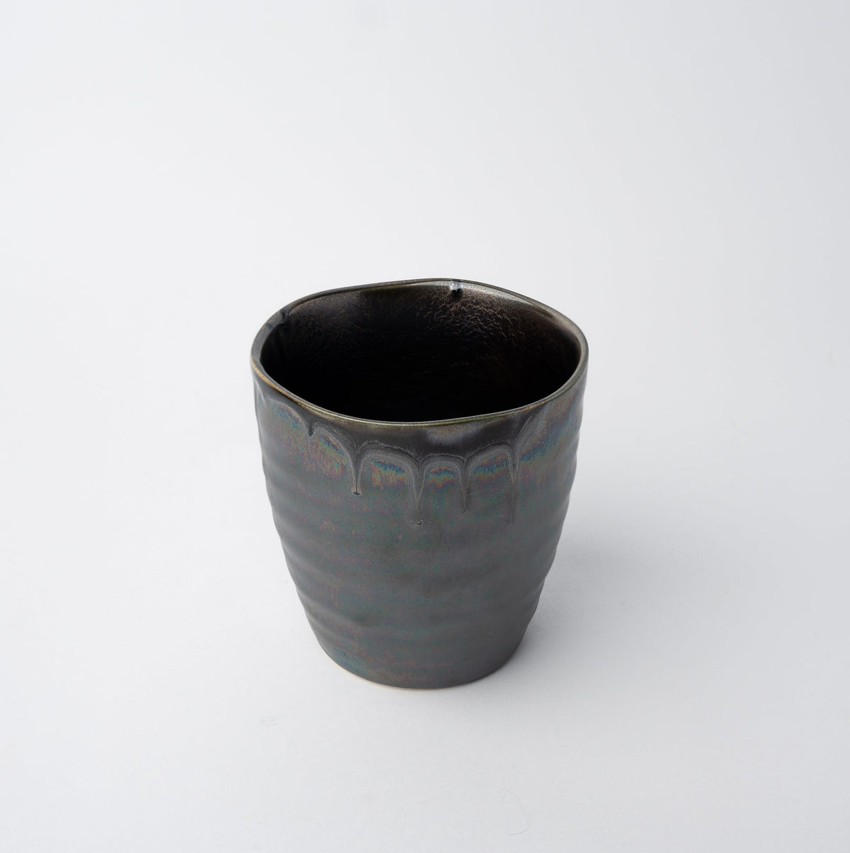 Sushi Mug 325ml Metallic Black Drip Glaze