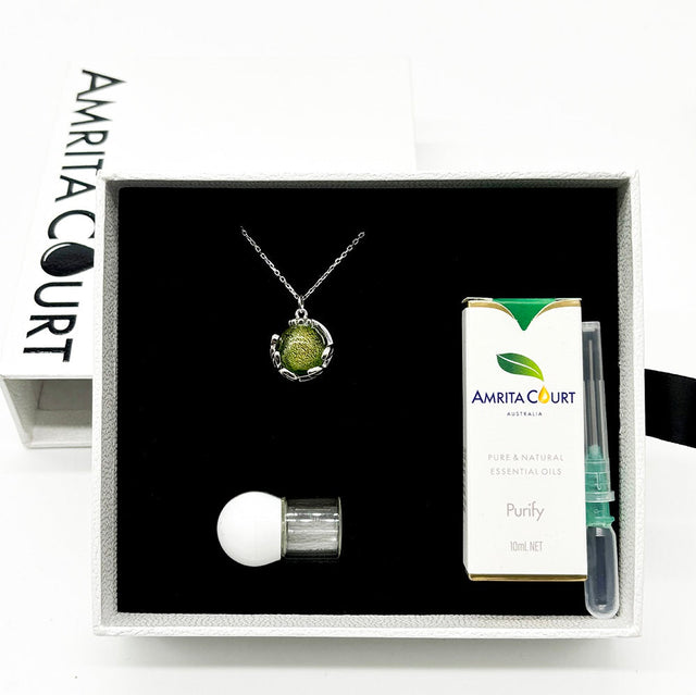 White Gold Aroma Necklace Planet Aurum Verdant Gold Green + Purify Oil Blend