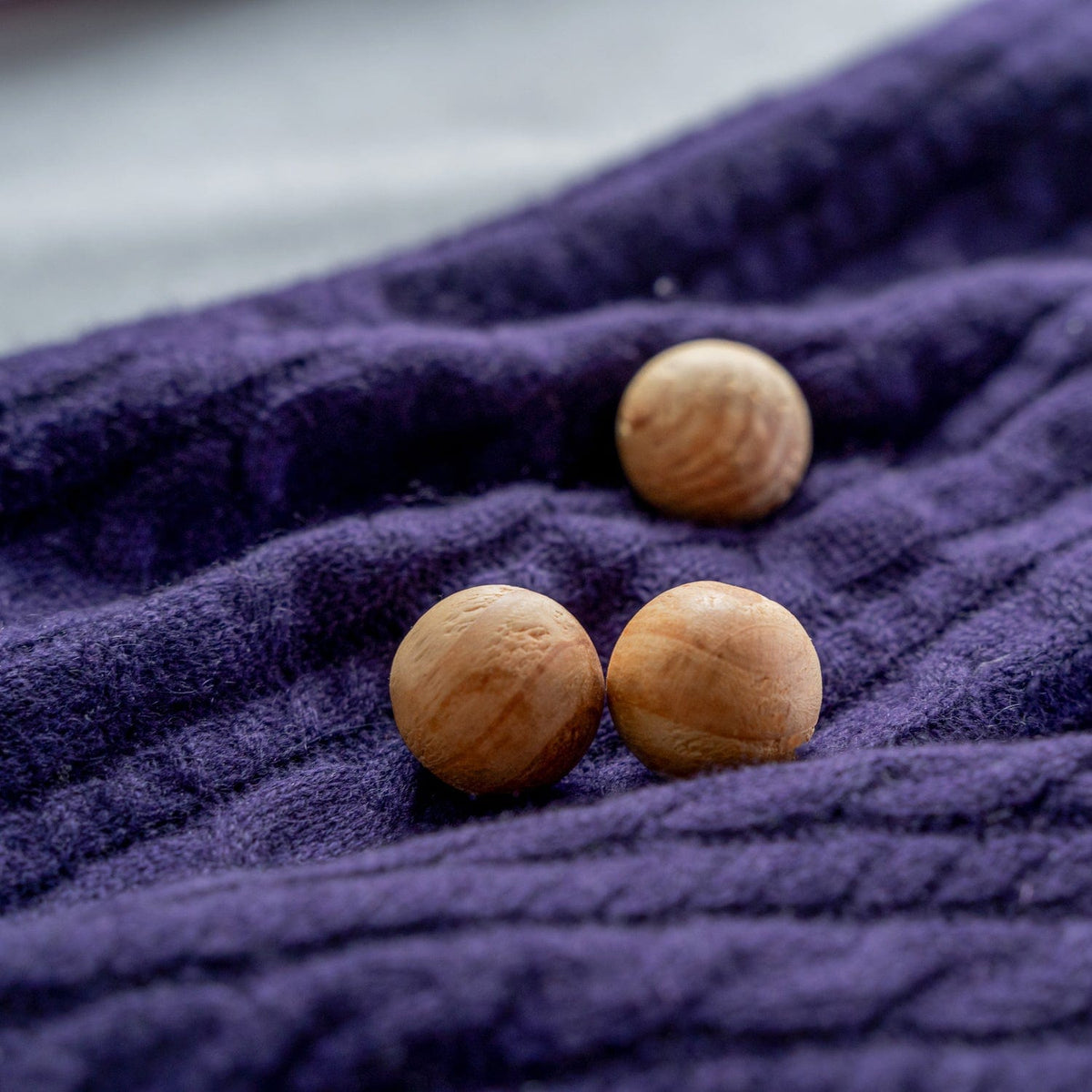 32 Pcs Living Today Cedar Wood Balls –  Scented Moth-Repellent Balls