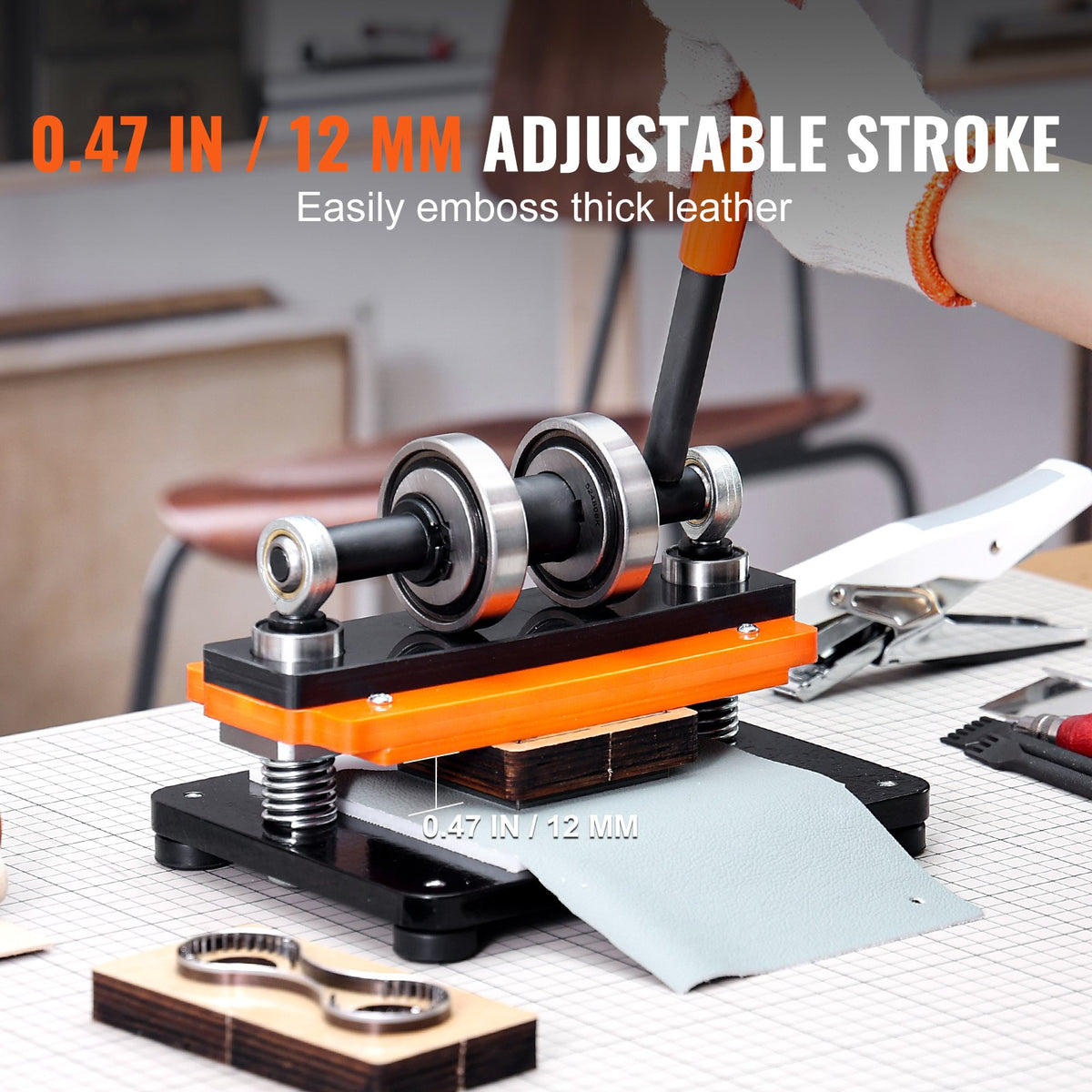 Leather Cutting Machine, 7.1 x 3.9 in Embossing Plate Manual Die Cutter, 0.47 in Pressure Stroke Leather Embossing Machine, Dual Guide Shafts Die Cut Machine for Various of Materials